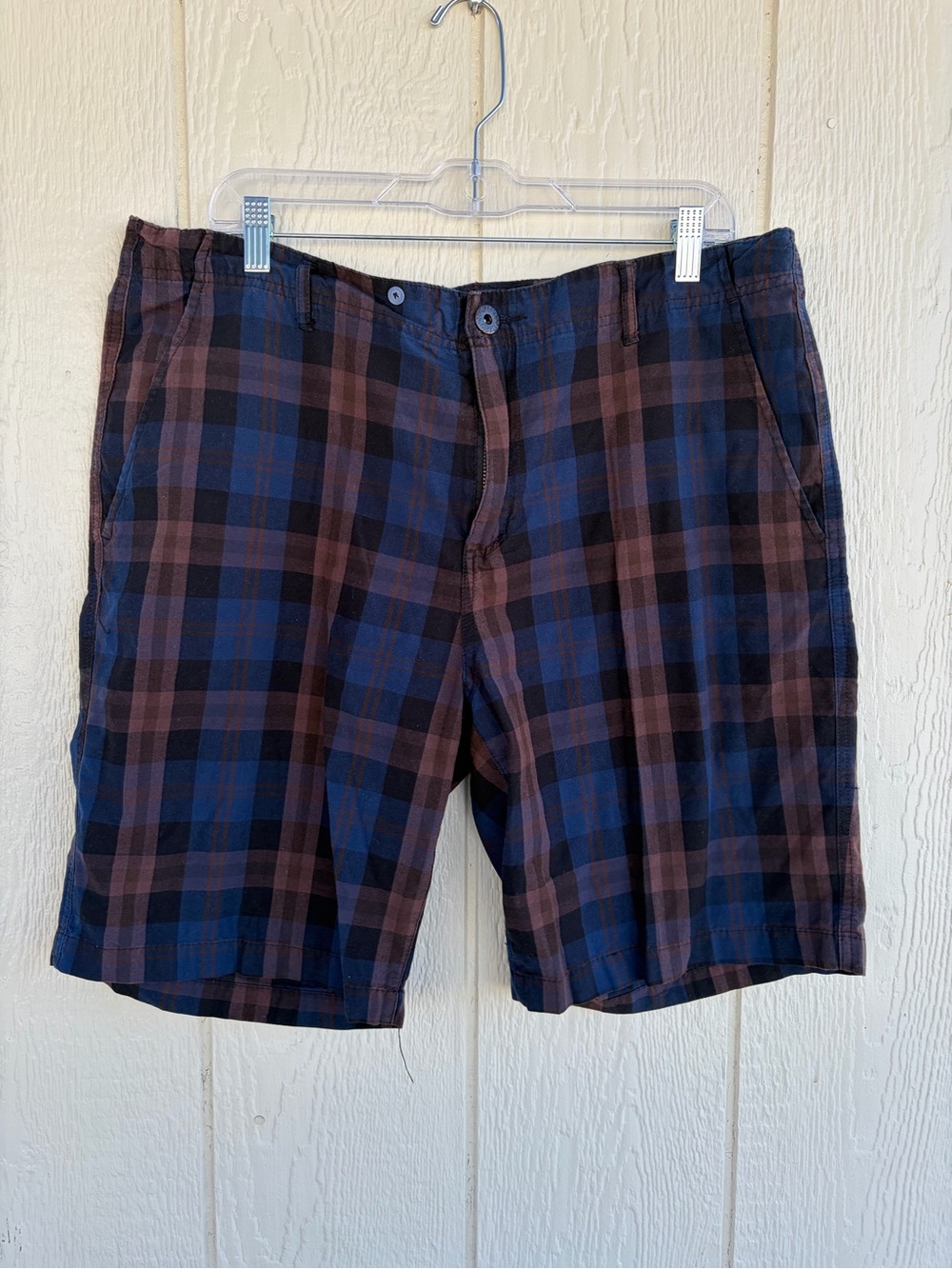Men's Plaid Casual Shorts in Navy and Brown Size 38